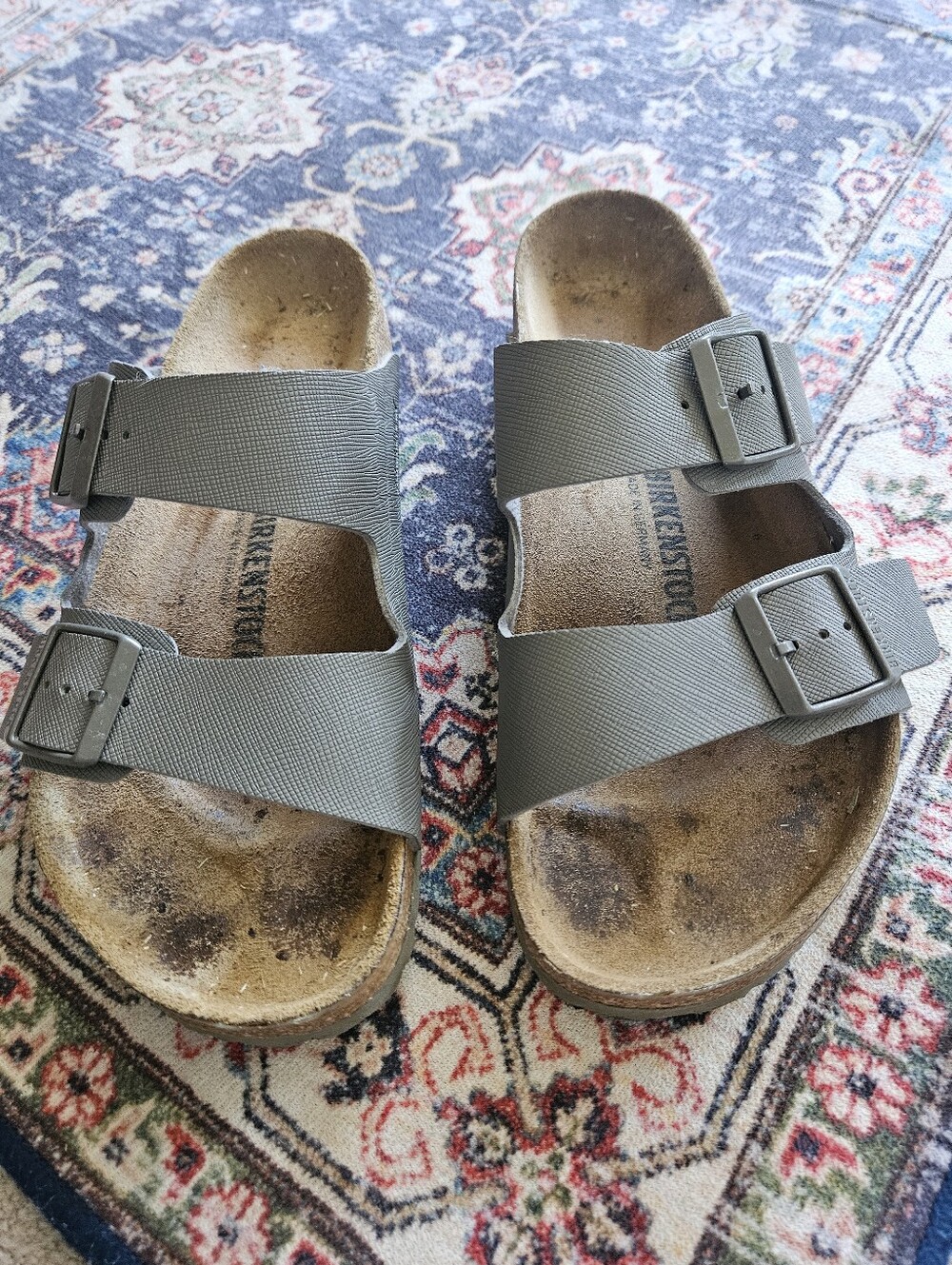 Birkenstock Arizona Textured Grey Leather Sandals. 42EU
